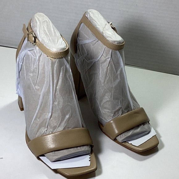 DANIELLA IN SOFT BEIGE BY SAM EDELMAN - Picture 6 of 8